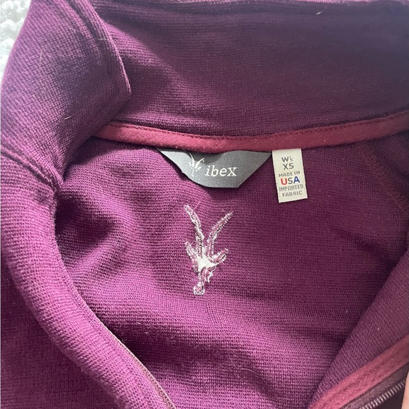 Ibex, merino wool zip front sweater, EUC, size XS, 16.5 inch chest, deep wine. - Picture 4 of 4